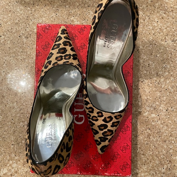 GUESS Woman Size 8  animal-print. High hills shoes. - Picture 1 of 10